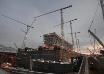 Російський завод скрапленого газу «Арктік СПГ 2» зупинився після посилення санкцій – Bloomberg