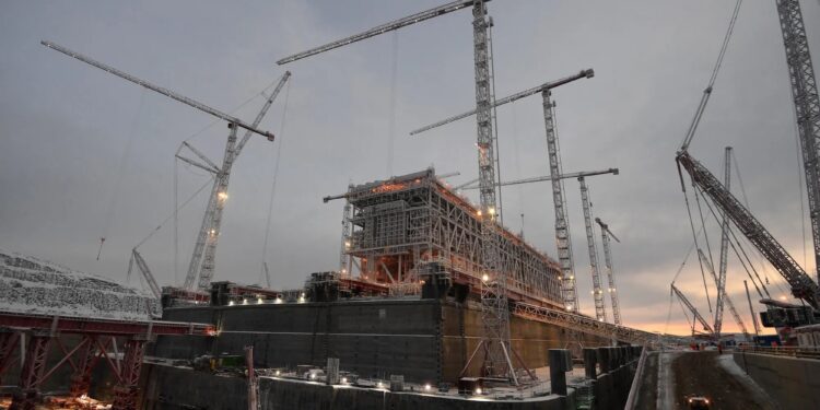 Російський завод скрапленого газу «Арктік СПГ 2» зупинився після посилення санкцій – Bloomberg