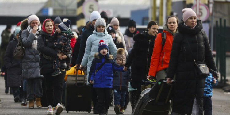 Українські біженці швидше за інших знаходять роботу у ЄС – МВФ