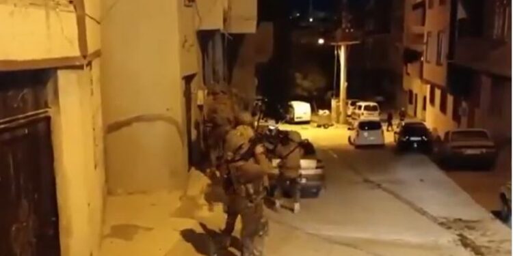 У Туреччині після теракту арештували 176 підозрюваних (ВІДЕО)