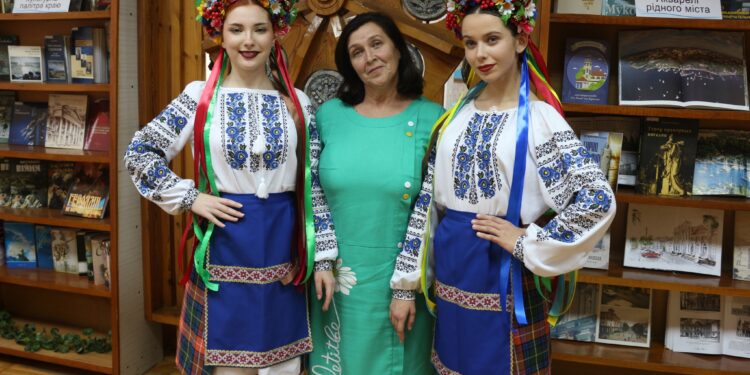 У Миколаєві відбулась творча зустріч з херсонською поетесою Катериною Кий (ФОТО)