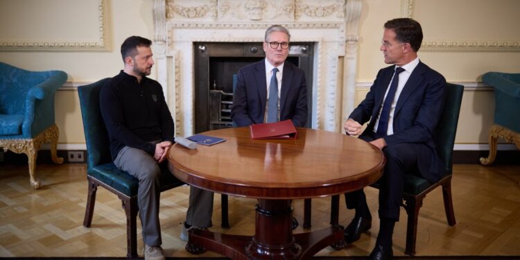 Зеленський в Лондоні зустрівся з прем’єром Британії Стармером і генсеком НАТО Рютте (ФОТО, ВІДЕО)