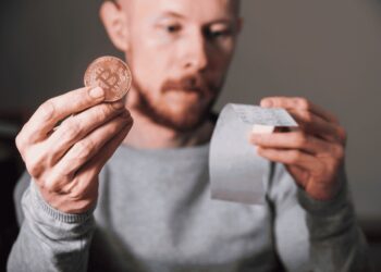 У магазинах французького міста почали приймати біткоїни як оплату