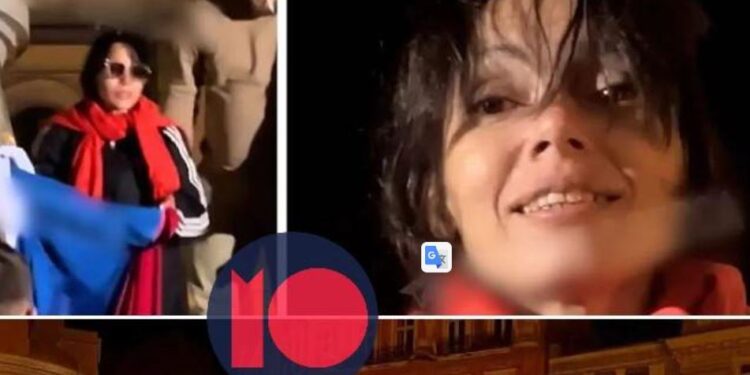 В РФ заявили, що одеситку, яка чіпляла триколор до постамента, вбили в СІЗО і вимагають канонізувати. А вона вдома