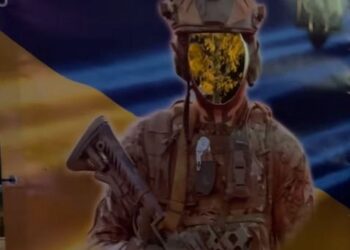 У Варшаві скандал через інсталяцію з фото українських військових з вирізаними обличчями (ВІДЕО)