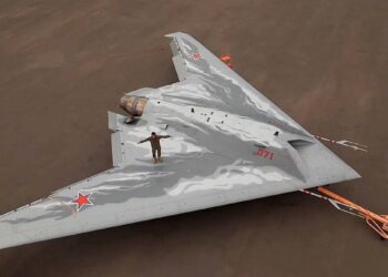 Біля Костянтинівки збили не Су-25 і не Су-34, а важкий реактивний російський БпЛА “Мисливець” (ФОТО)