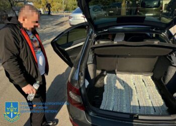 У Голосіївському РТЦК знайшли $1,2 млн. і ще багато чого (ФОТО)