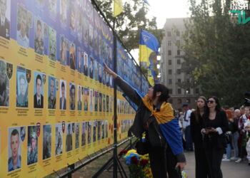У Миколаєві родини загиблих захисників відкрили тимчасову Алею слави (ФОТО, ВІДЕО)