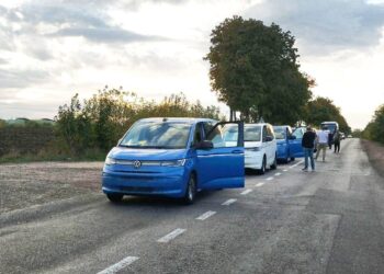 Миколаївщина отримала 10 мікроавтобусів для дітей з особливими освітніми потребами від землі Нижня Саксонія в Німеччині (ФОТО)