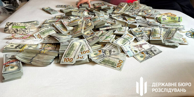 ДБР зупинило сімейний підряд на Хмельниччині – заробили $6 млн. на липовій інвалідності. Епічні (ФОТО, ВІДЕО)