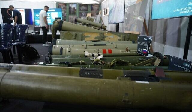 Армія Ізраїлю у таємних тунелях Хезболли знайшла схрон з російською зброєю (ФОТО, ВІДЕО)