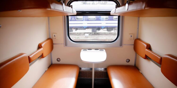 Укрзлізниця модернізувала плацкартні вагони (ФОТО)