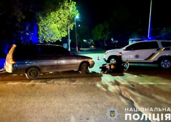 На Миколаївщині в райцентрі в ДТП травмувався 14-річний мопедист (ФОТО)