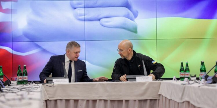 Шмигаль і Фіцо зустрілися на міжурядових консультаціях України і Словаччини. Про що мова (ФОТО)