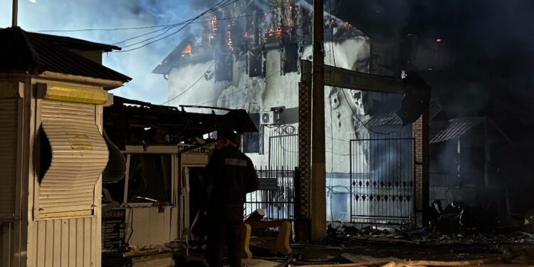 Наслідки ракетного удару по Миколаєву (ФОТО)