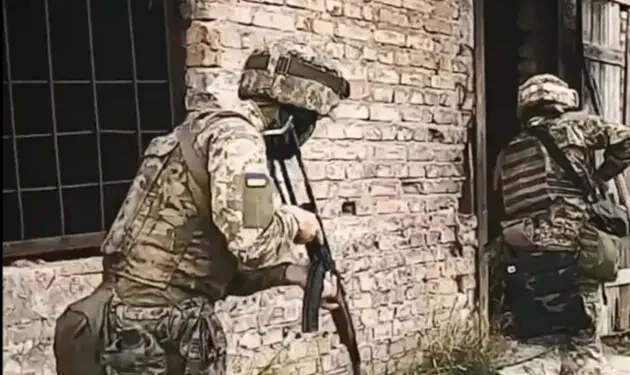 Президент Франції оприлюднив кадри з тренування української бригади “Анна Київська” (ВIДЕО)