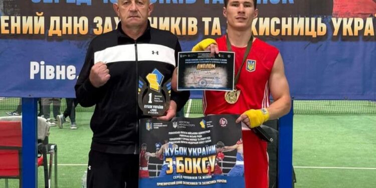 Миколаївський боксер Максим Зіневич виграв Кубок України з боксу