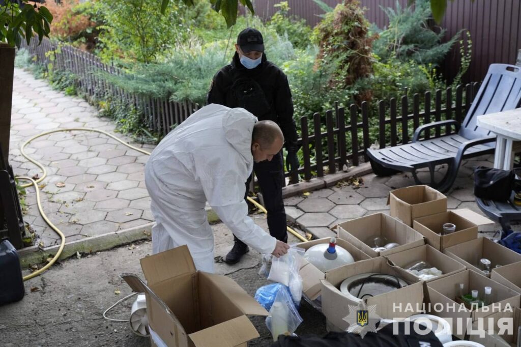 Ліквідували глобальний наркокартель - щомісячно виробляв майже тонну солей і амфетаміну. На Миколаївщині теж (ФОТО, ВІДЕО) 10