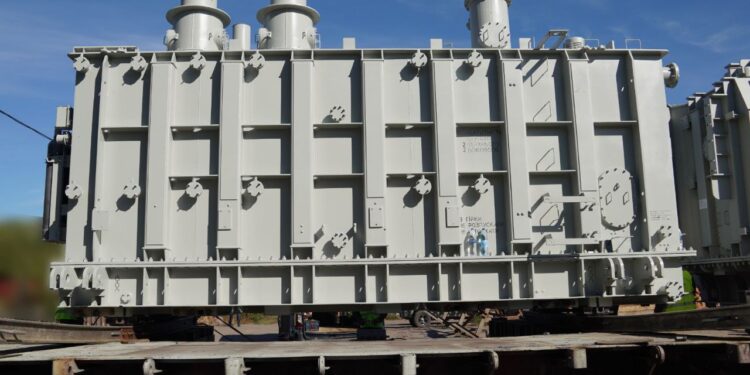 Україна отримала великий трансформатор – забезпечує живлення 300 тис. споживачів (ФОТО)