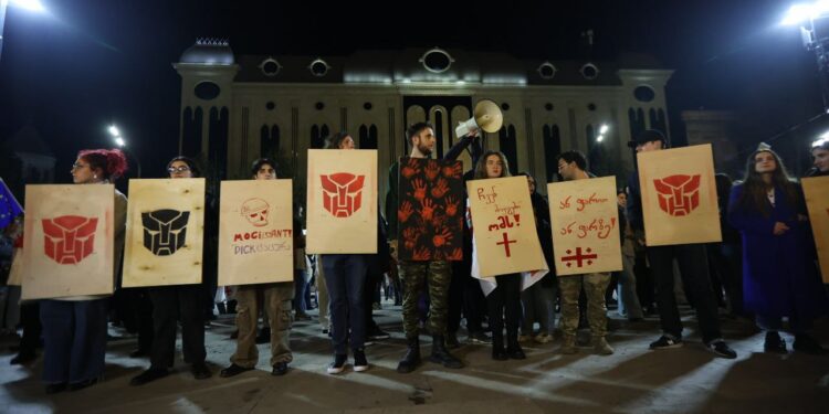 У Тбілісі проходить студентська акція протесту (ФОТО, ВІДЕО)