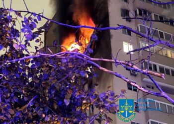 Шість загиблих, зокрема дві 14-річні дівчинки, понад 25 постраждалих – наслідки російських атак на Дніпро, Київ та Херсонщину (ФОТО)