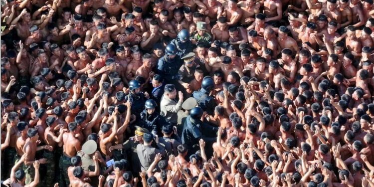 У КНДР заявили, що 1,4 млн. добровольців написали заяви в армію