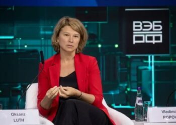 Міністерка в РФ закликала росіян йти до церкви й ставити свічку Іллі, щоб пішов дощ