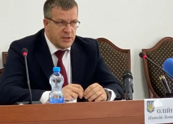 Прокурор Хмельниччини заявив, що став інвалідом на роботі, а тепер звільнився за власним бажанням