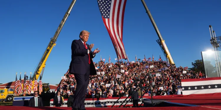 Трамп вимагає військові літаки для своєї охорони. Що відповів Байден