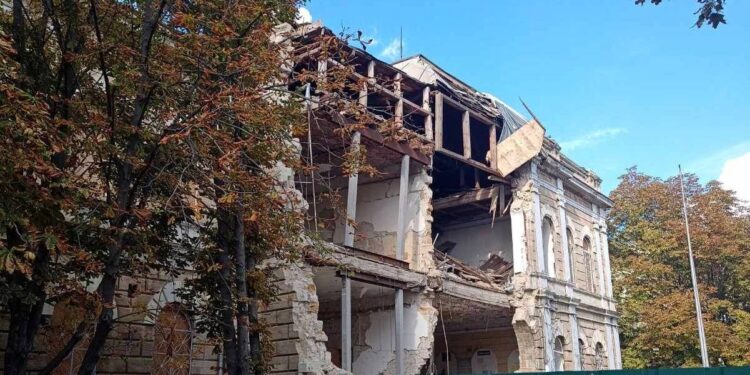 У Миколаєві готуються до реставрації зруйнованогої росіянами Миколаївського ліцею ім.М.Аркаса – є проблемні питання (ФОТО)