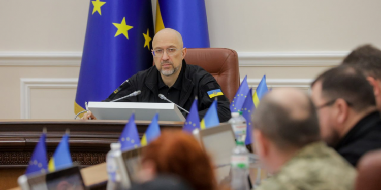 Бронювання через Дію буде поновлено з 1 грудня – Шмигаль