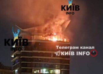 У Києві уламки збитих дронів підпалили багатоповерхівку і СТО (ФОТО)