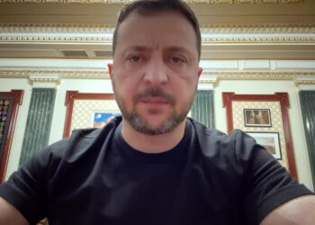 Будемо нарощувати виробництво нашої зброї, на фронті головна увага – Курахівському напрямку, – звернення Зеленського (ВІДЕО)