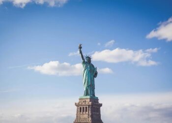 Оригінальна модель Статуї Свободи не поїде до США – вона залишиться у Франції