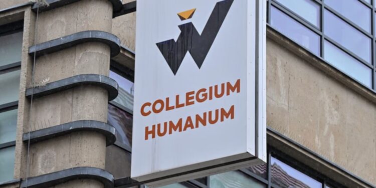 У Польщі затримали викладачок одеського вишу – намагалися купити там 60 дипломів