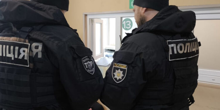 У сервісному центрі МВС Миколаєва намагалися перереєструвати Mitsubishi Pajero, який оцінили у 31,5 тис.грн.