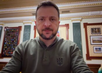 «Пишаюсь всіма нашими людьми, кожним підрозділом, який тримає позиції і забезпечує Україні можливість переконувати світ» – звернення Зеленського (ВІДЕО)