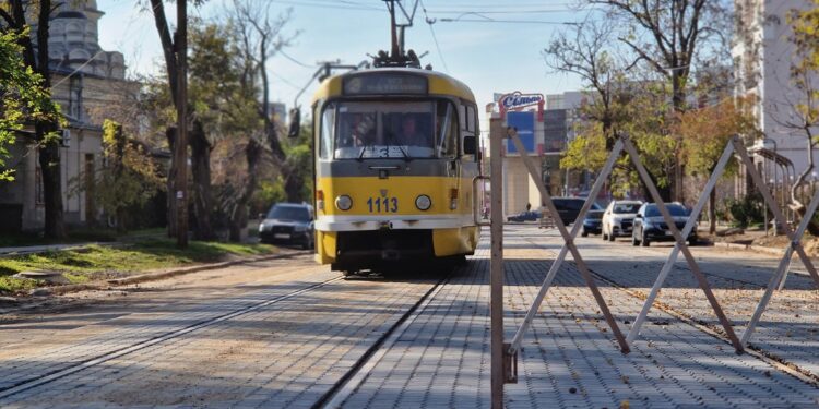 Сьогодні у Миколаєві закриють рух трамваїв №3 та для автотранспорту – на частині вул.Кропивницького
