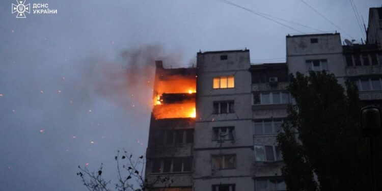 Внаслідок атаки дронів на Киїів зафіксовано падіння уламків в 6 районах столиці