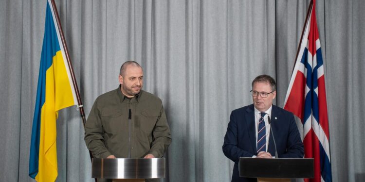 Норвегія профінансує виробництво українського озброєння та техніки