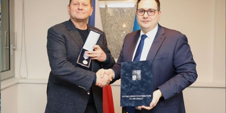 Залужний отримав чеську нагороду “За дипломатичні заслуги”