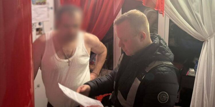 Укрзалізниця заблокувала 7100 акаунтів, Нацполіція обшукала спекулянтів, винних у дефіциті квитків (ФОТО)