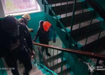 Під час пожежі квартири в Південноукраїнську евакуйовано 4 мешканців, з яких 1 дитина