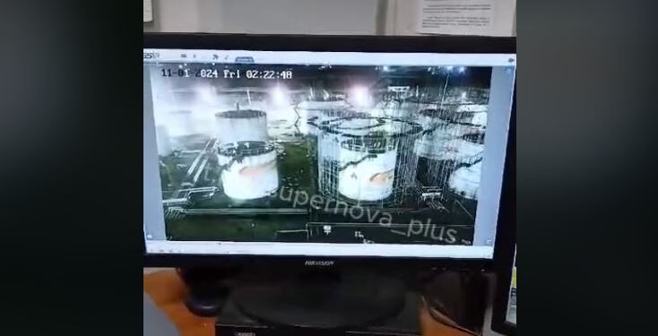 На Ставропіллі горить нафтобаза – на неї “упав” дрон (ВІДЕО)