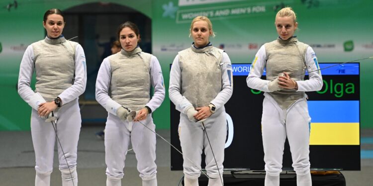 Рапіристка Аліна Полозюк з Миколаєва та її подруги по команді здобули «срібло» Кубку світу (ФОТО)