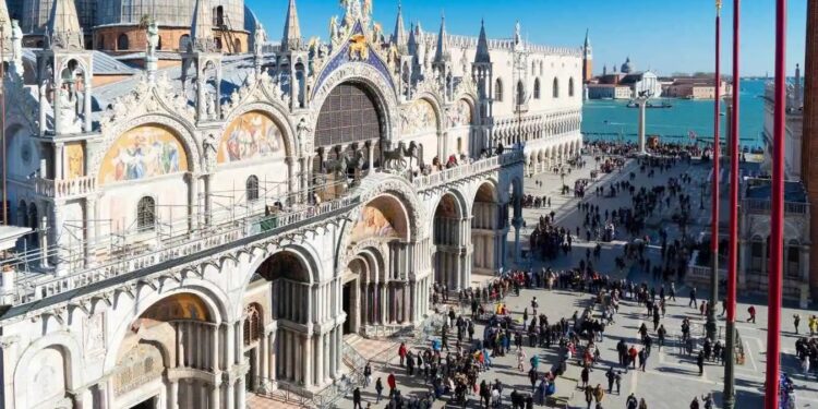 Венеція подвоює податок для «одноденних» туристів