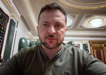 «Захиститись від російських обстрілів реально тільки знищенням російської зброї на російській же території» – звернення Зеленського (ВІДЕО)