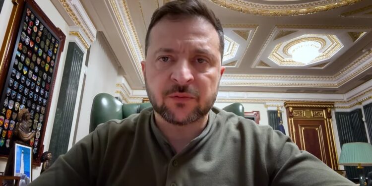 «Захиститись від російських обстрілів реально тільки знищенням російської зброї на російській же території» – звернення Зеленського (ВІДЕО)