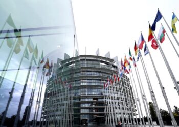 Європарламент закликав вжити «швидких і рішучих заходів» у відповідь на ескалацію війни росії проти України