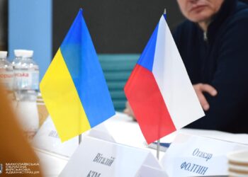 Миколаїв відвідали представники уряду Чеської Республіки та ГО «PostBellum» – привезли квадрокоптери, тепловізори та апарати ШВЛ (ФОТО)
